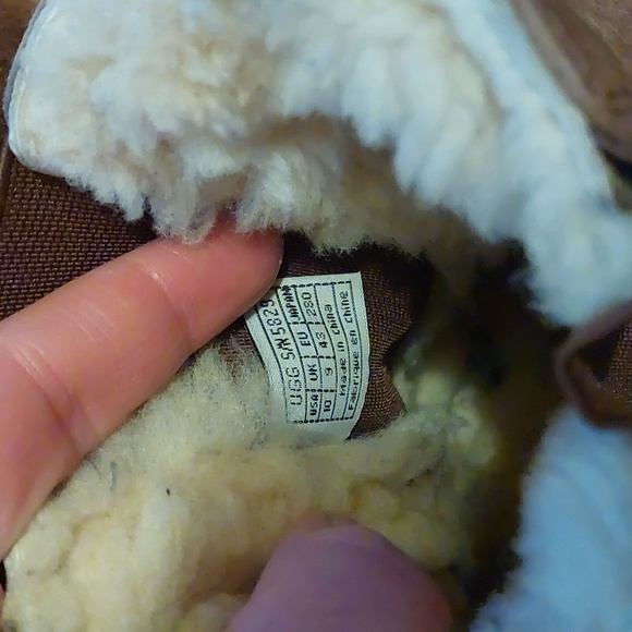 Vintage UGG Chelsea Boots *Final Price* - Picture 4 of 12